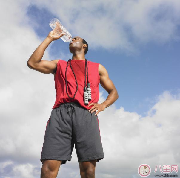 喝水其实大有讲究了 隔夜的水究竟怎么喝