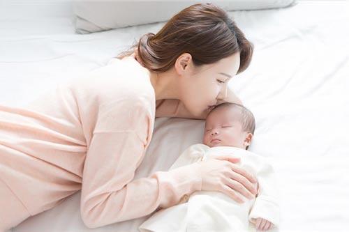 2023未婚生子上户口，必须一个月之内去吗？