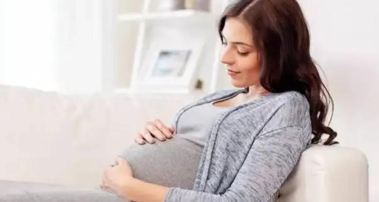 怀女孩胎心高是真的吗？胎心异常是什么原因？