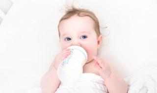 预防呛奶小妙招 如何避免宝宝呛奶